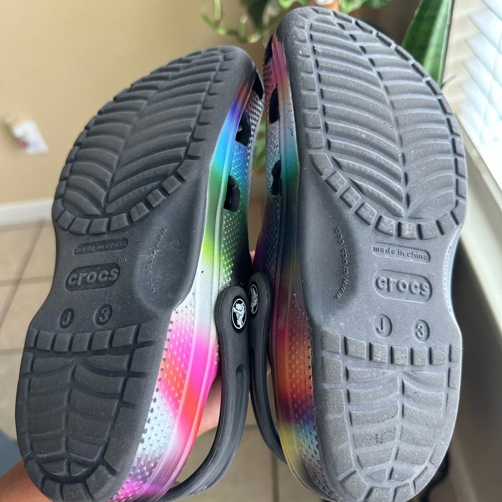 CROCS| Classic Solarized Unisex Clog Multicolor kids Size 3